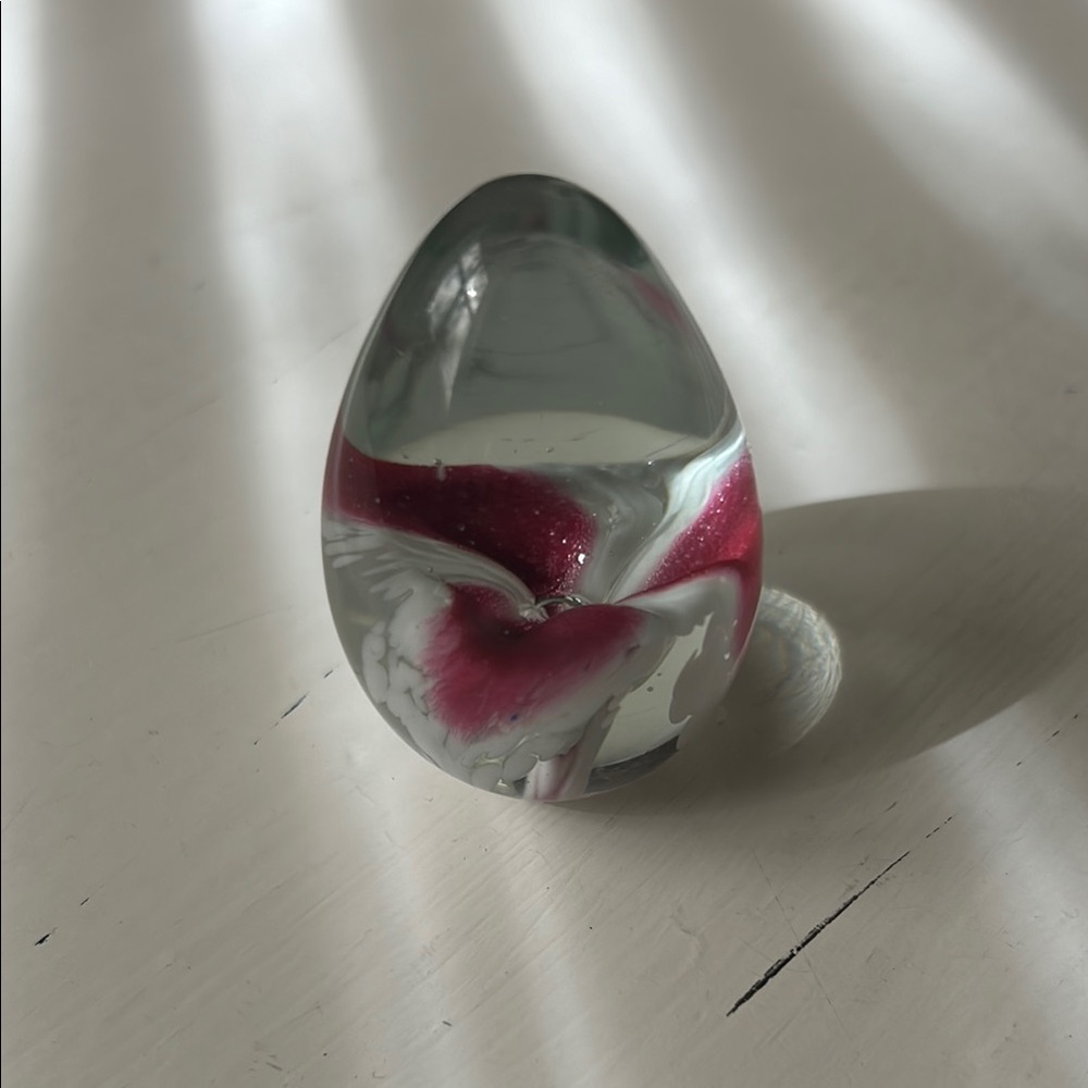 Vintage Mount Saint Helen 1989 glass egg